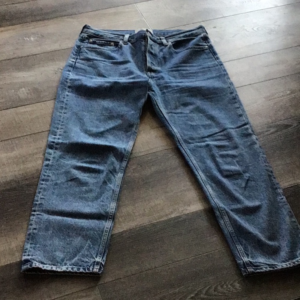 EVERLANE - Relaxed Straight Jean - women’s size 28 - Acid Wash - button fly